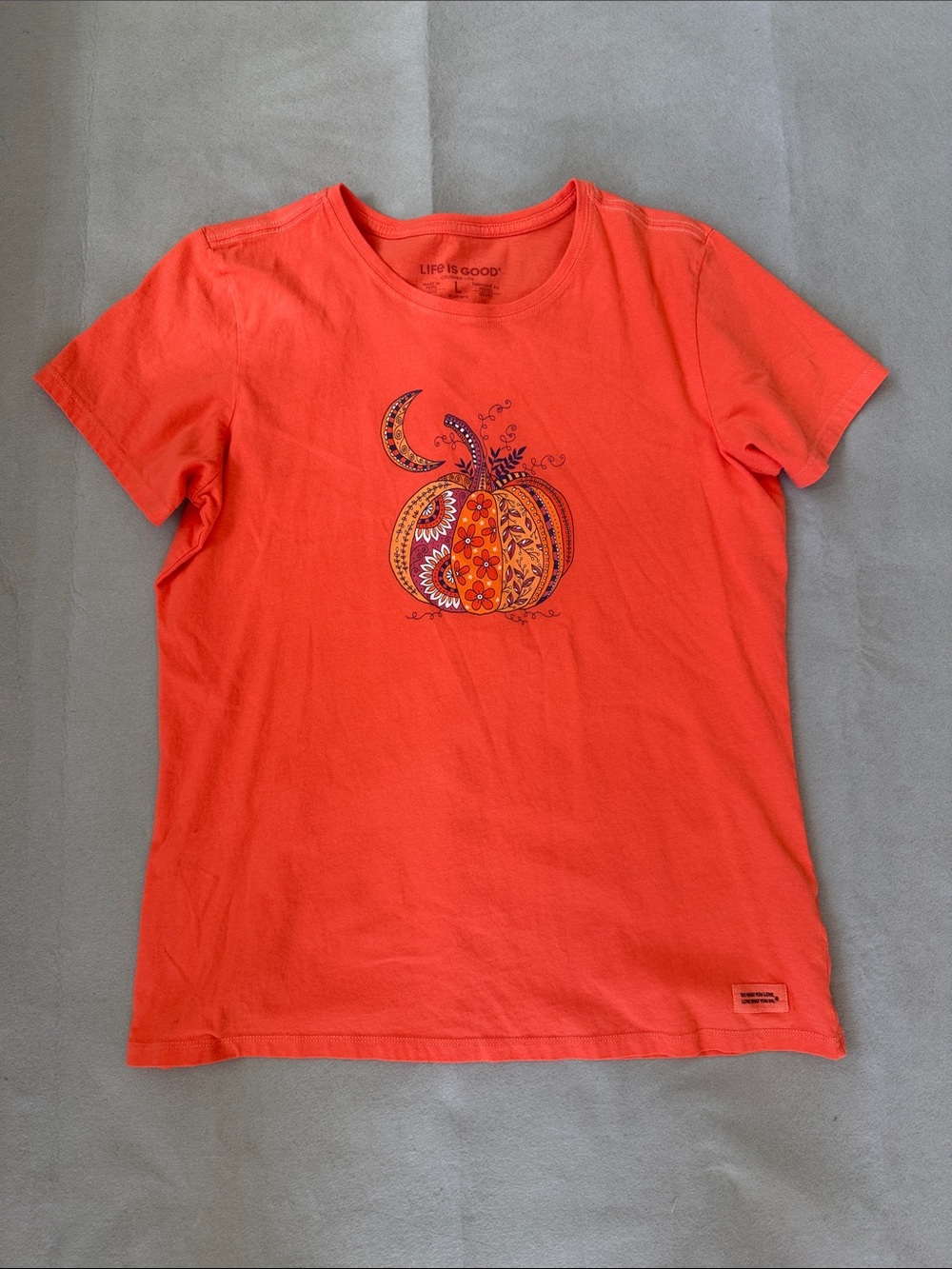 Life Is Good Doodle Pumpkin Women’s Crusher Tee - Size L